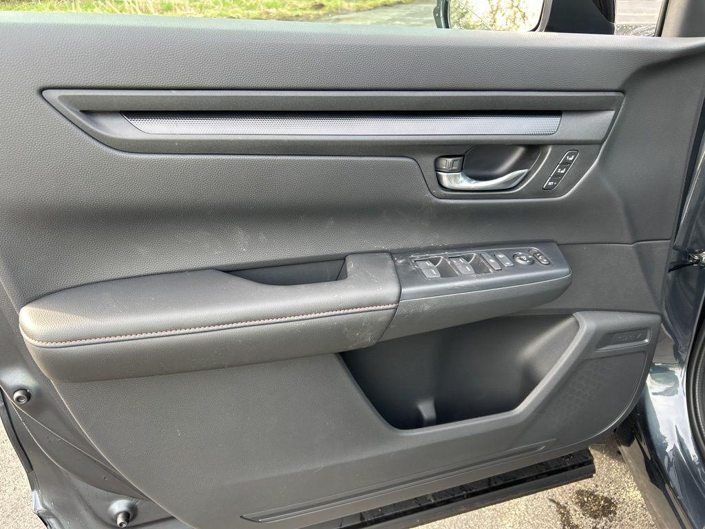 new 2026 Honda CR-V Hybrid car, priced at $39,584