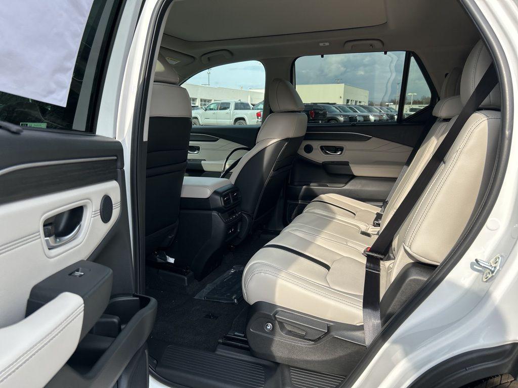 new 2026 Honda Pilot car, priced at $56,040