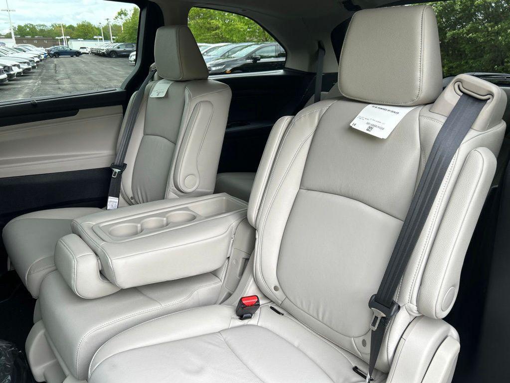 new 2026 Honda Odyssey car, priced at $41,637