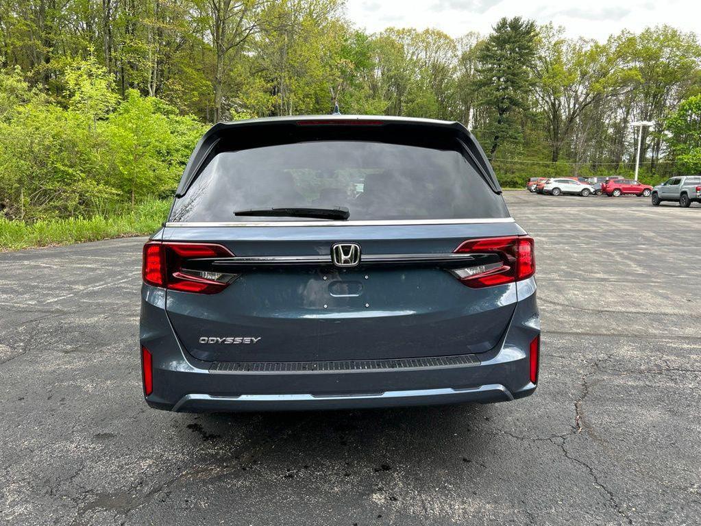 new 2026 Honda Odyssey car, priced at $41,637