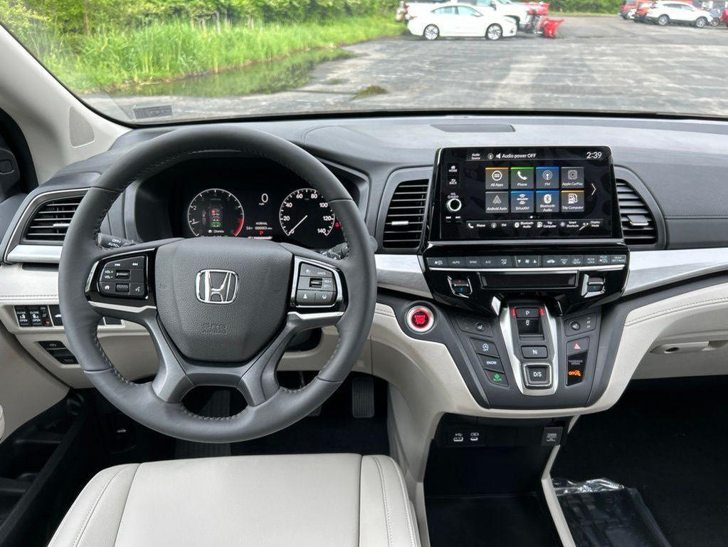 new 2026 Honda Odyssey car, priced at $41,637