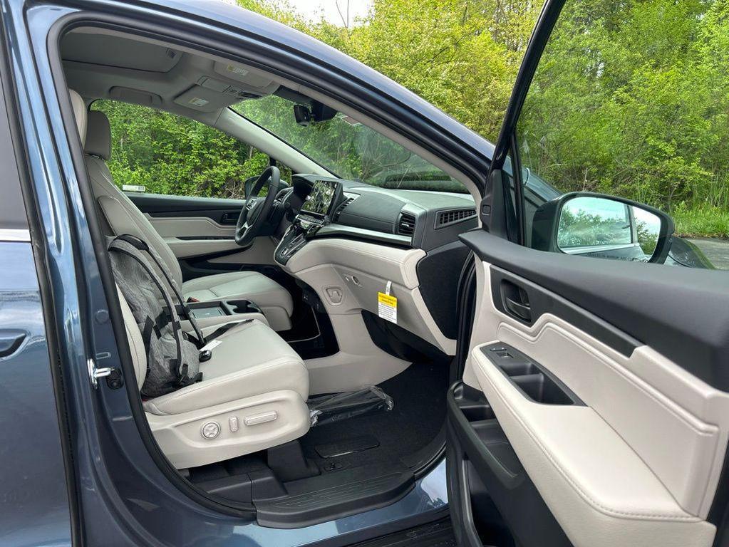 new 2026 Honda Odyssey car, priced at $41,637