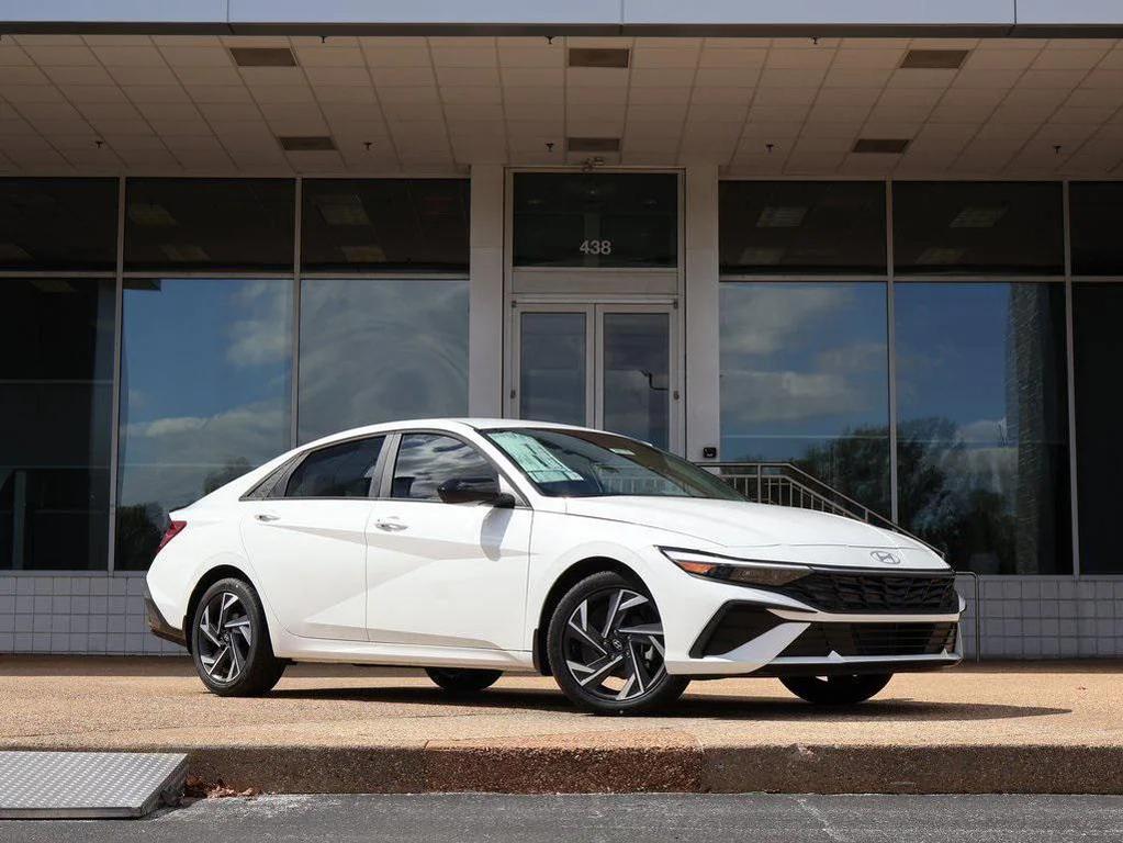 new 2025 Hyundai Elantra car, priced at $22,127
