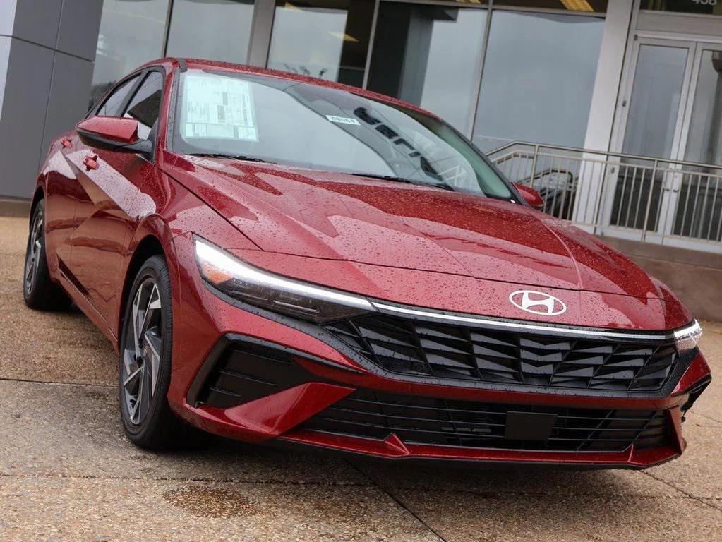 new 2025 Hyundai Elantra car, priced at $26,477
