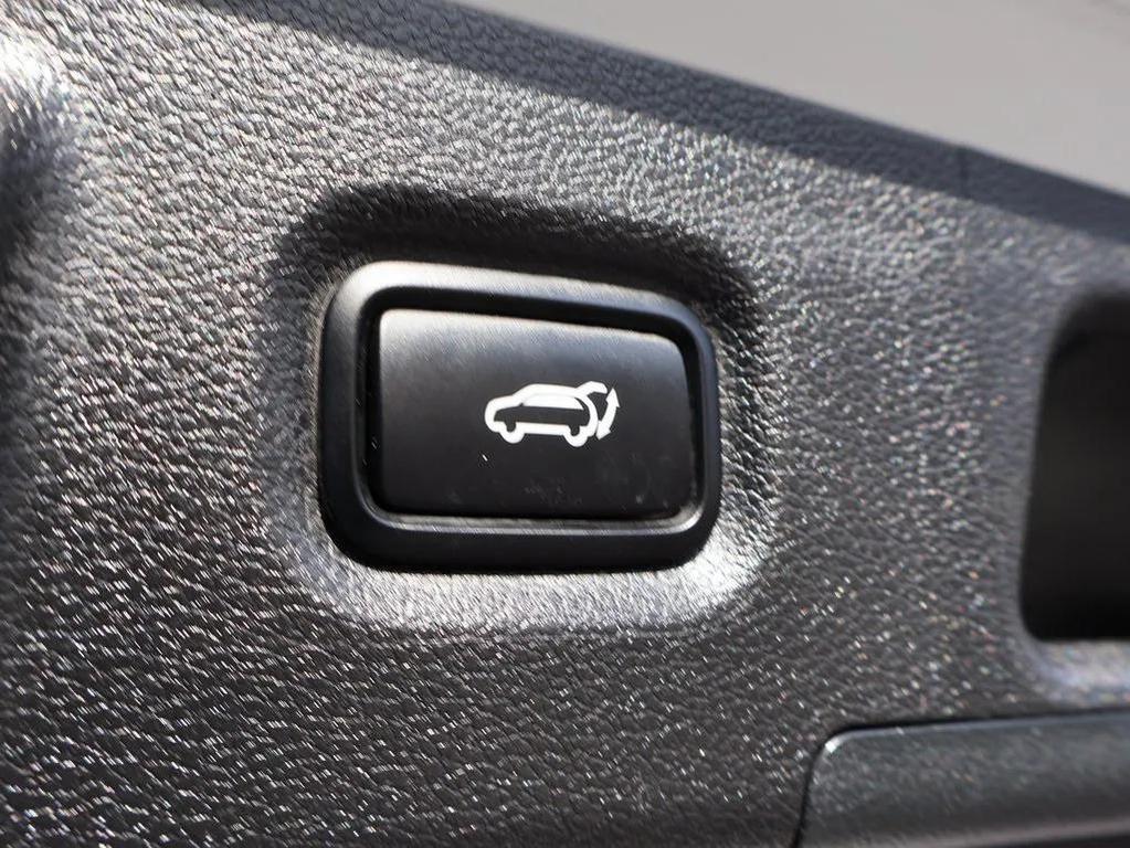 used 2023 Hyundai Santa Fe car, priced at $20,999