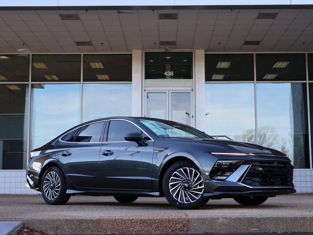 new 2026 Hyundai Sonata Hybrid car, priced at $38,433