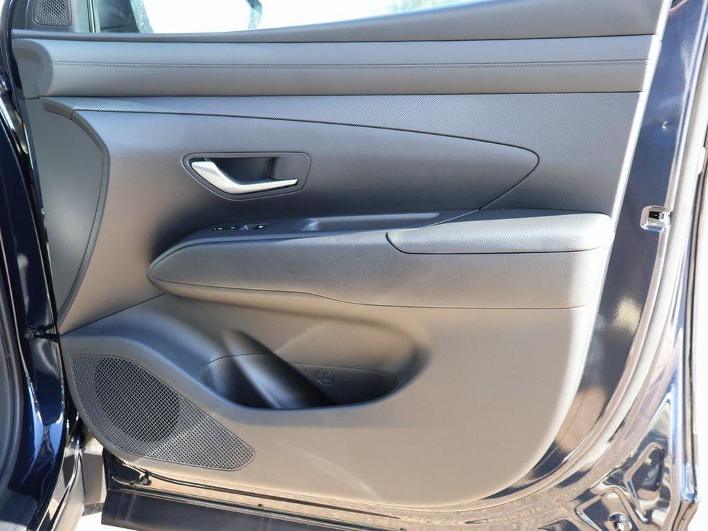 new 2026 Hyundai TUCSON Hybrid car, priced at $32,454