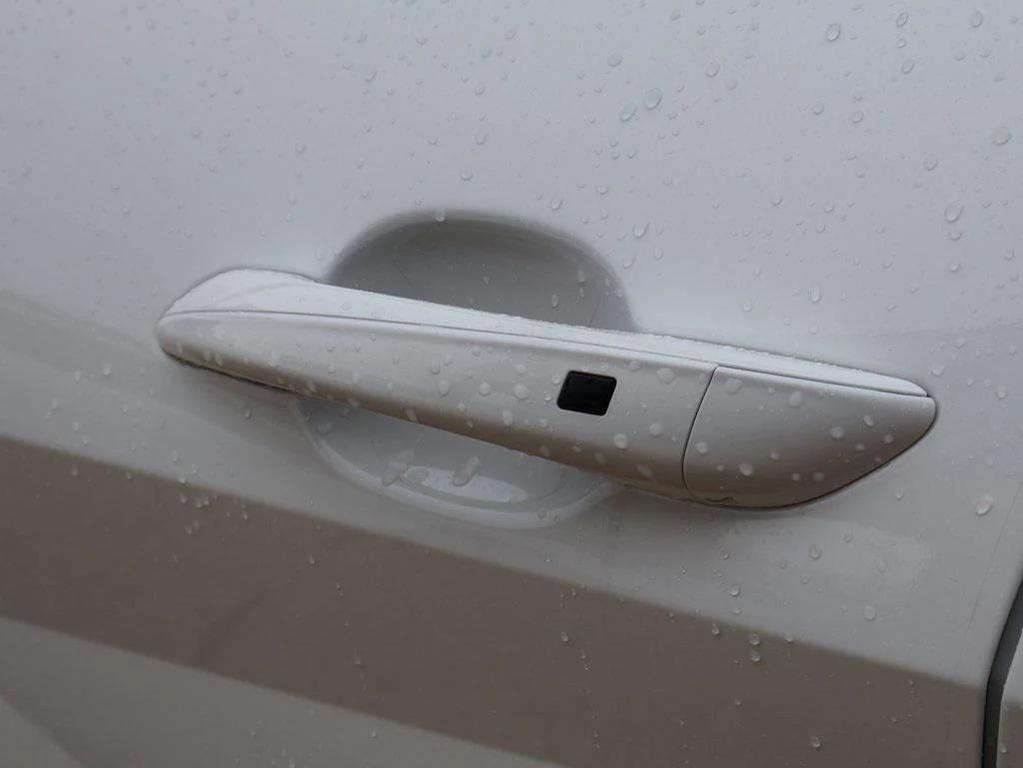 new 2025 Hyundai ELANTRA HEV car, priced at $26,877