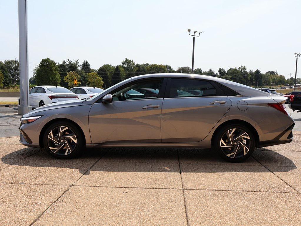 new 2025 Hyundai Elantra car, priced at $27,118
