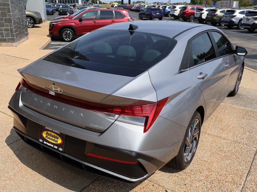 new 2025 Hyundai Elantra car, priced at $27,118