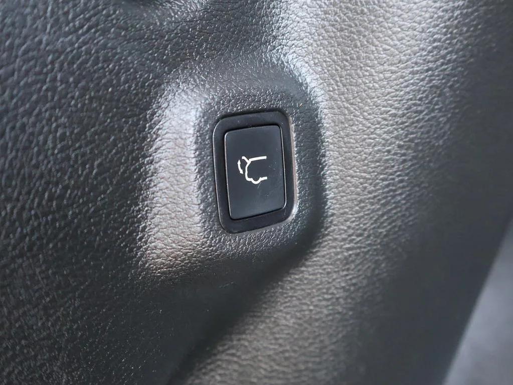 used 2022 Jeep Compass car, priced at $15,582