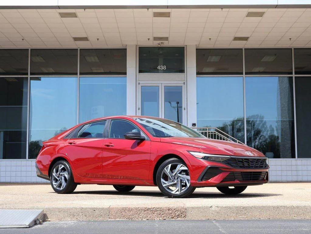 new 2025 Hyundai Elantra car, priced at $21,927