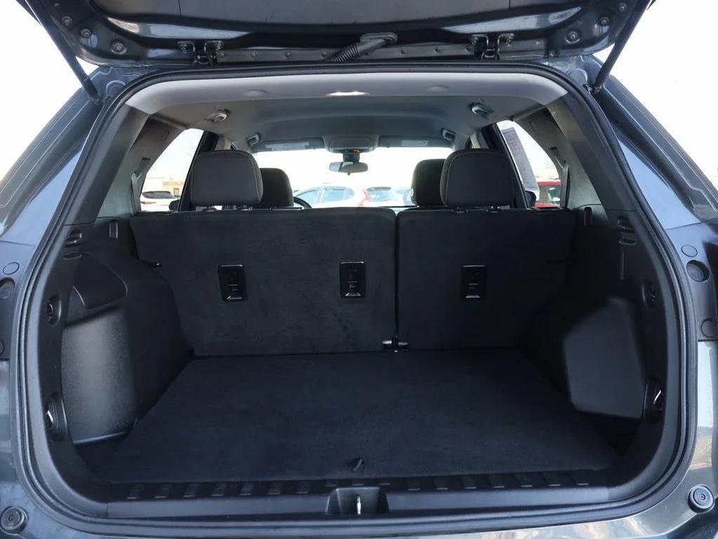 used 2021 Chevrolet Equinox car, priced at $16,899