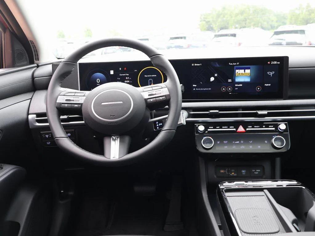 new 2025 Hyundai TUCSON Hybrid car, priced at $34,628