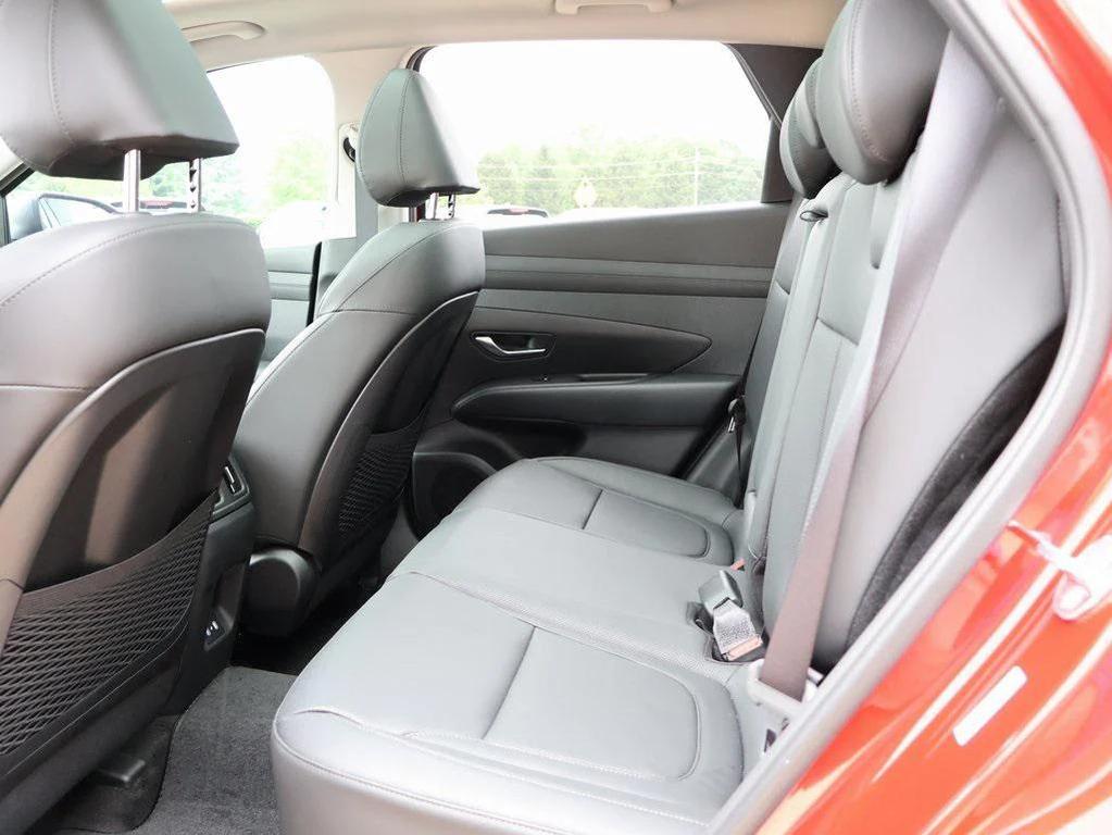 new 2025 Hyundai TUCSON Hybrid car, priced at $34,628