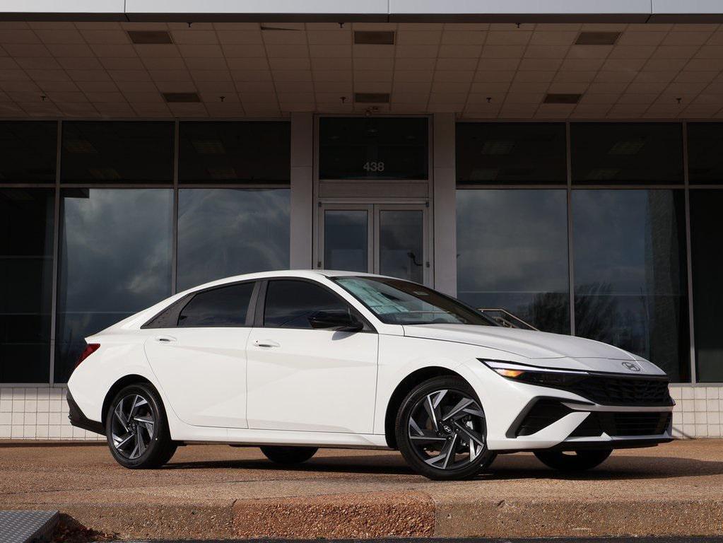 new 2025 Hyundai Elantra car, priced at $22,727