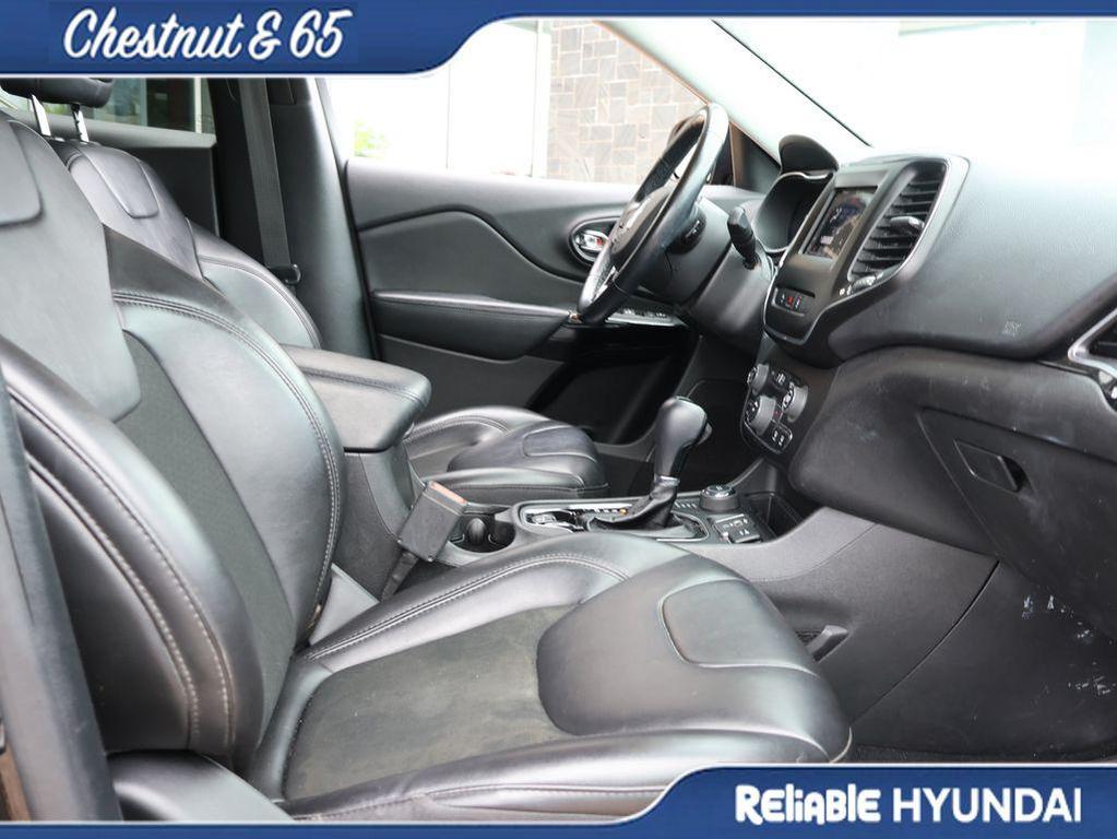 used 2021 Jeep Cherokee car, priced at $17,399