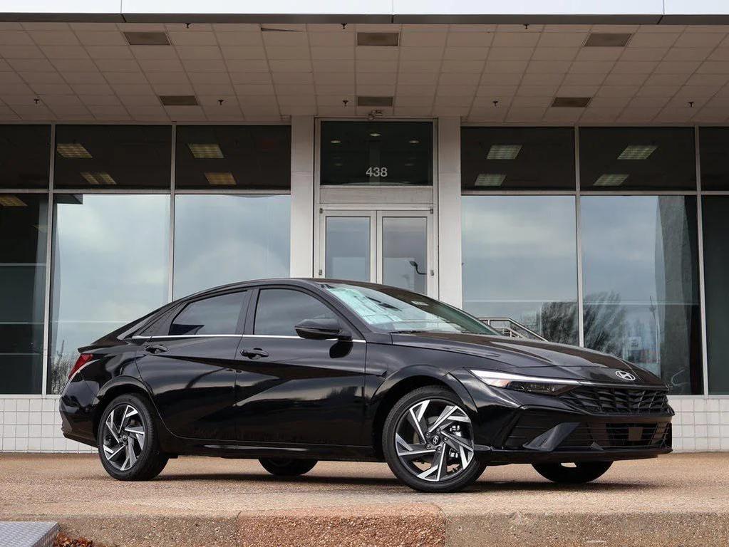 new 2025 Hyundai Elantra car, priced at $24,527