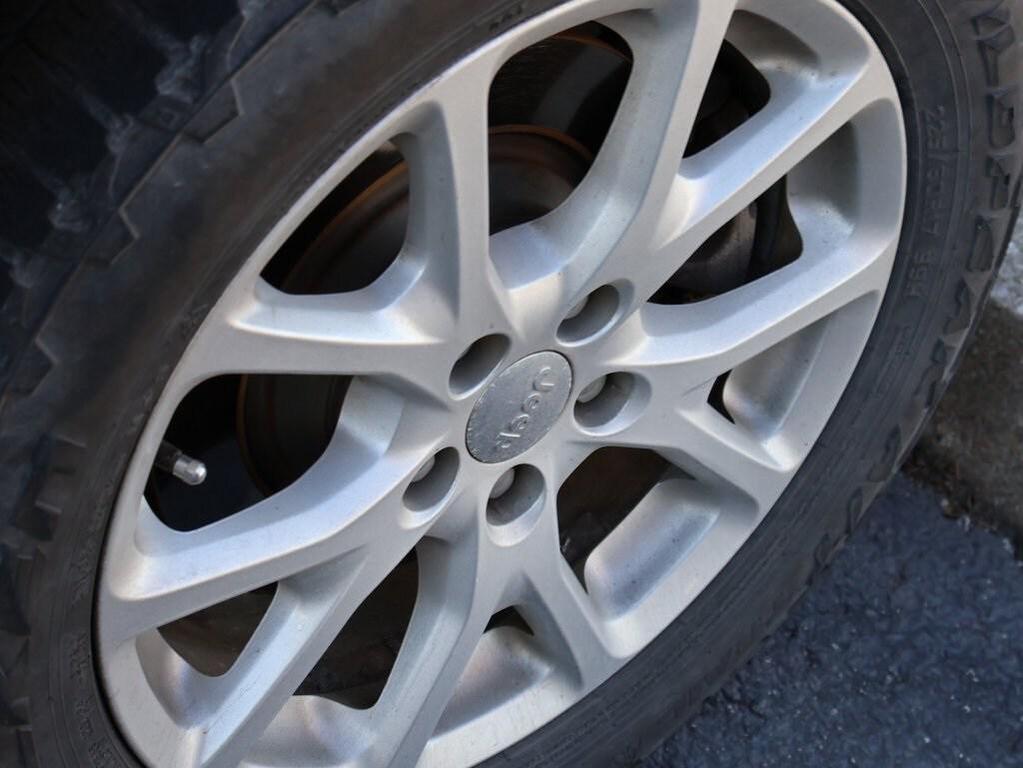 used 2016 Jeep Cherokee car, priced at $9,398