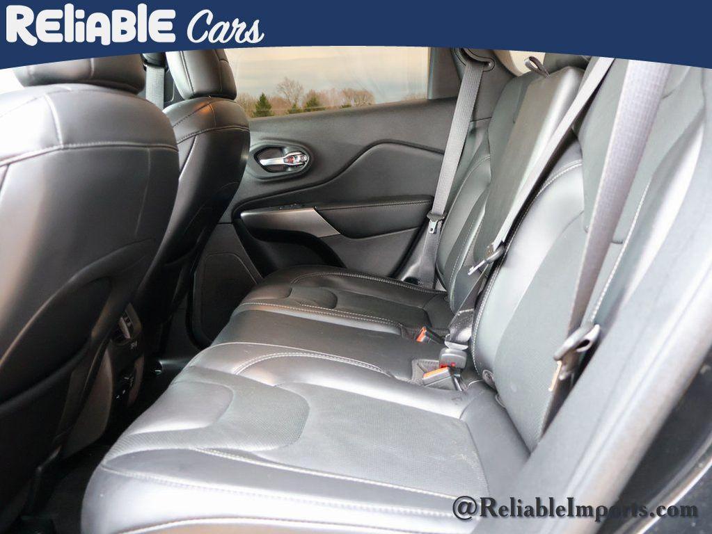 used 2020 Jeep Cherokee car, priced at $16,490