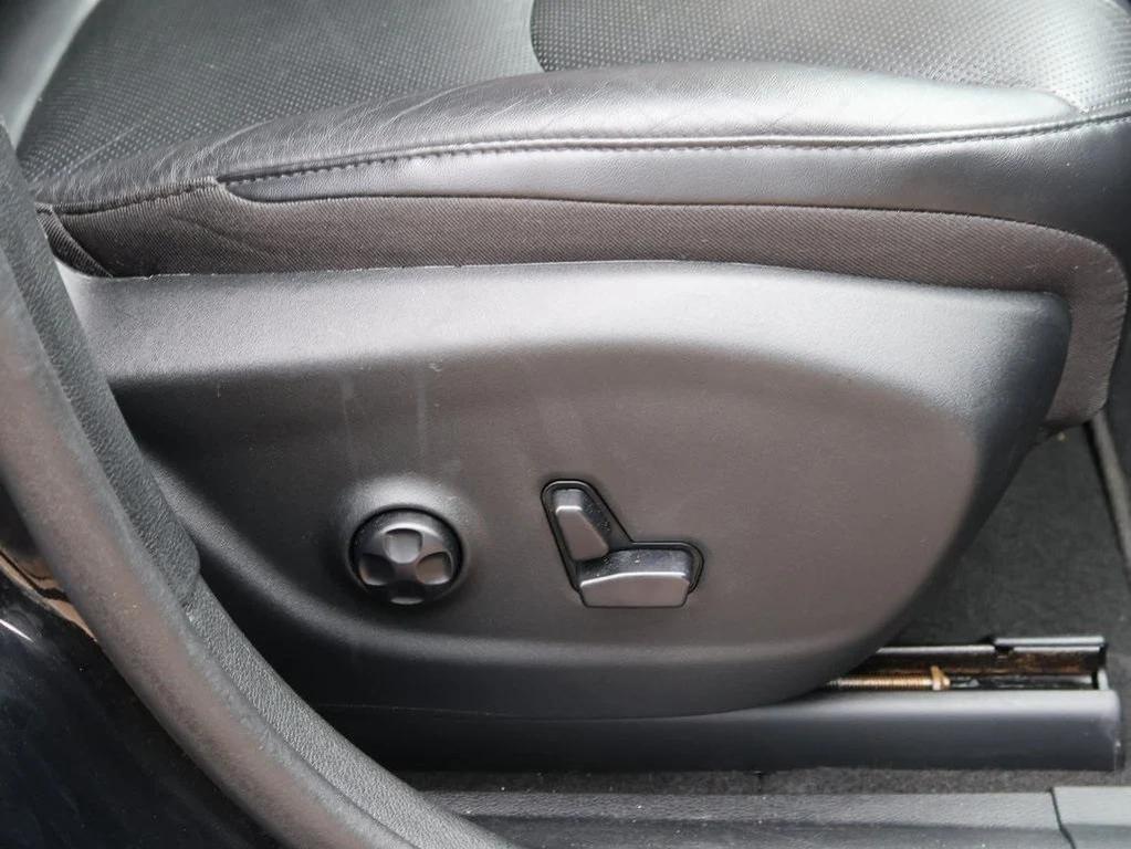 used 2020 Jeep Cherokee car, priced at $17,246