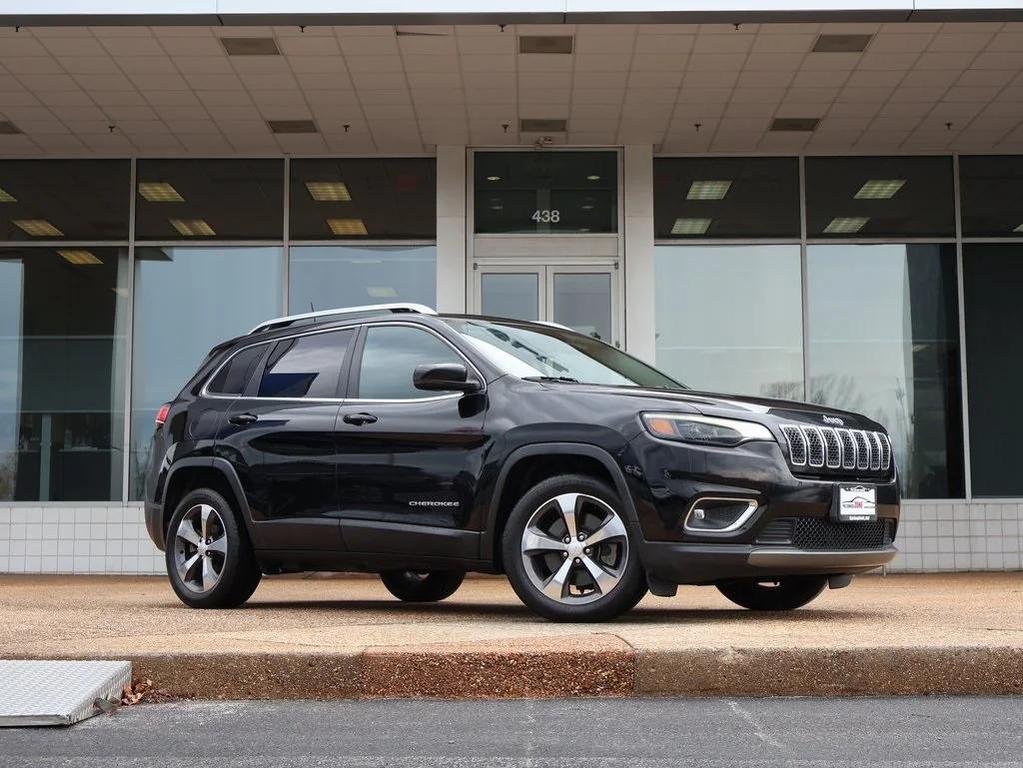 used 2020 Jeep Cherokee car, priced at $17,246