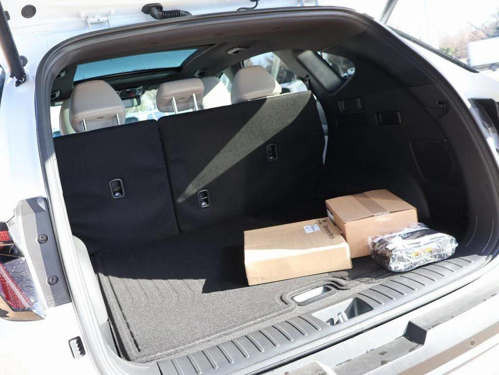 new 2026 Hyundai TUCSON Hybrid car, priced at $40,566