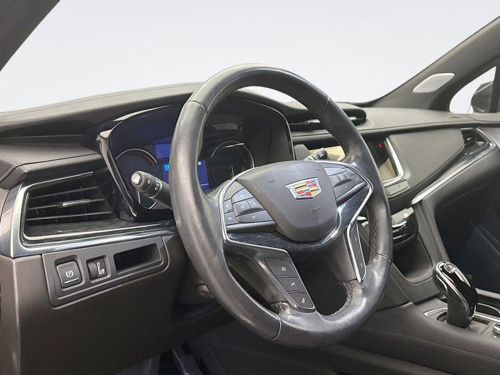 used 2023 Cadillac XT5 car, priced at $33,800
