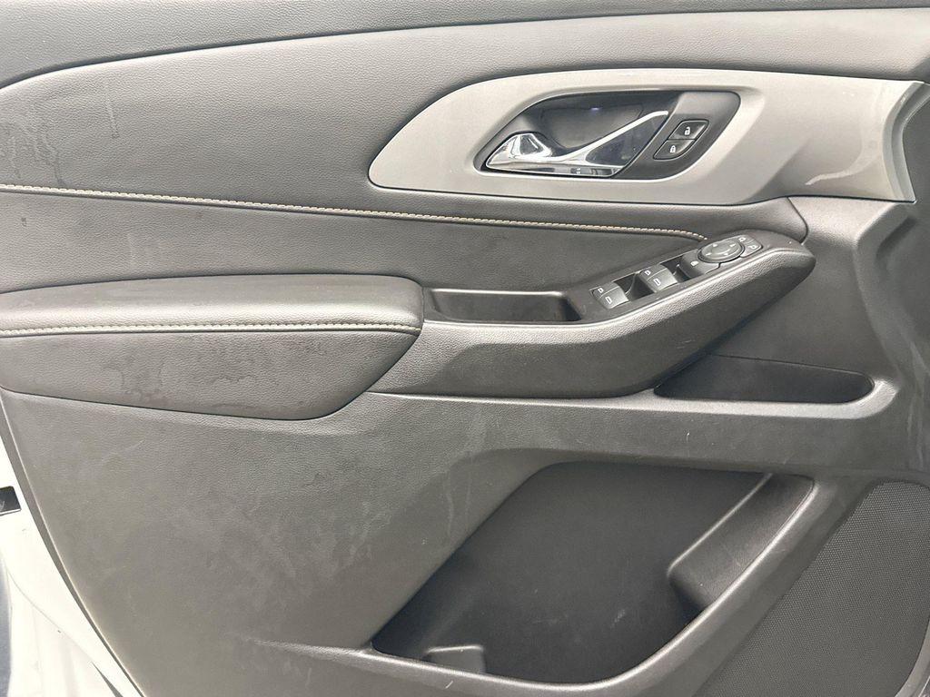 used 2020 Chevrolet Traverse car, priced at $24,139