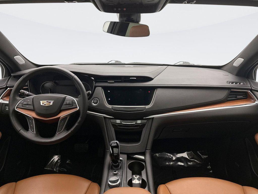 used 2023 Cadillac XT5 car, priced at $29,897