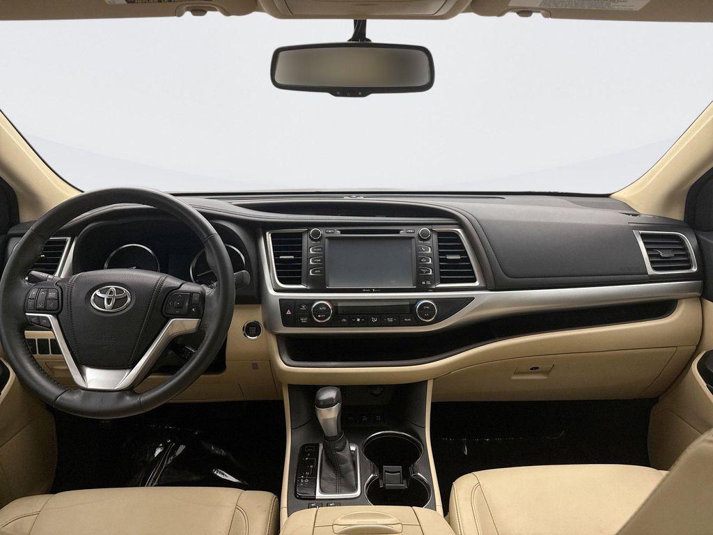 used 2014 Toyota Highlander car, priced at $16,449