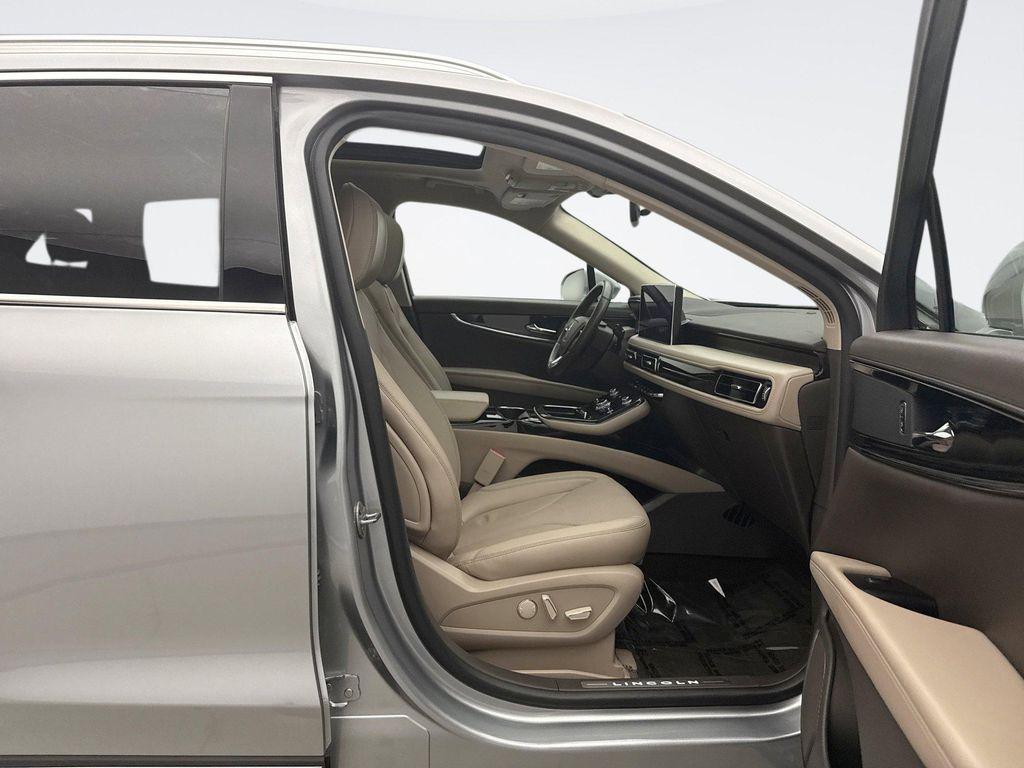 used 2023 Lincoln Nautilus car, priced at $36,999