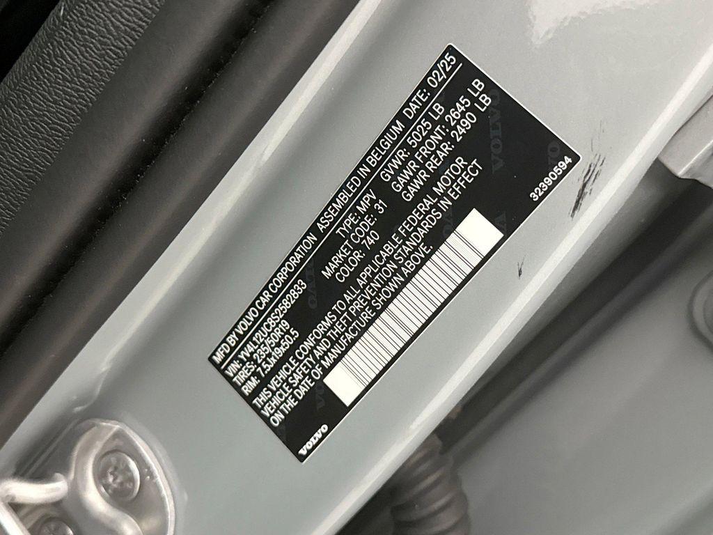 used 2025 Volvo XC40 car, priced at $31,000