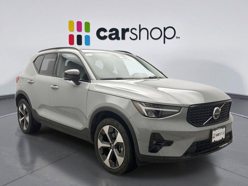 used 2025 Volvo XC40 car, priced at $31,000