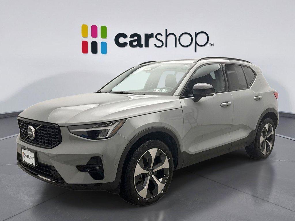 used 2025 Volvo XC40 car, priced at $31,000