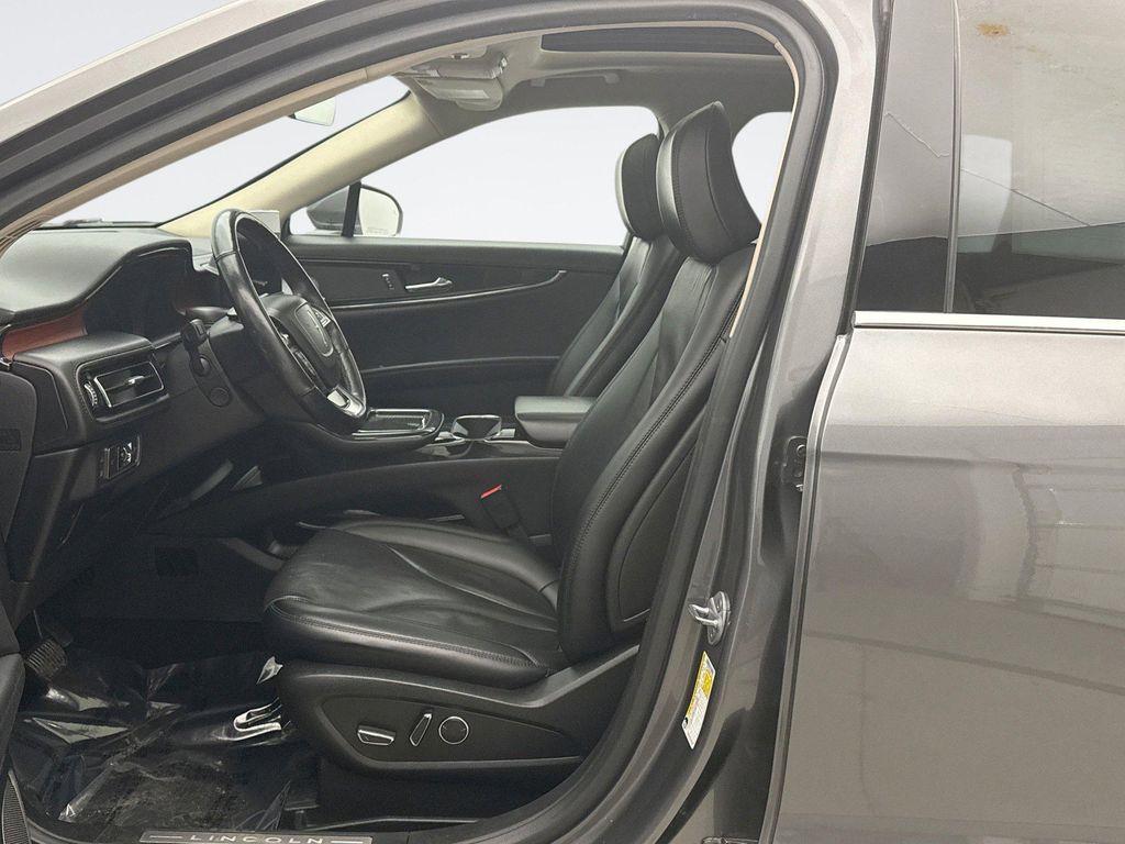 used 2022 Lincoln Nautilus car, priced at $28,349