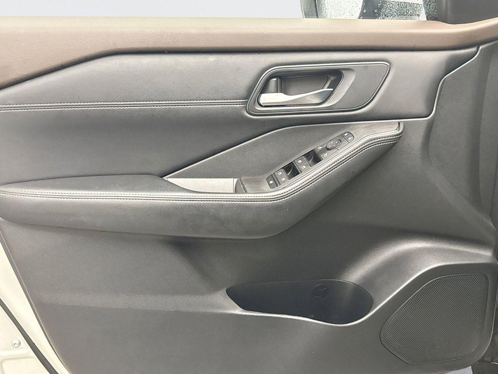 2023 Brilliant Silver Metallic Nissan Rogue