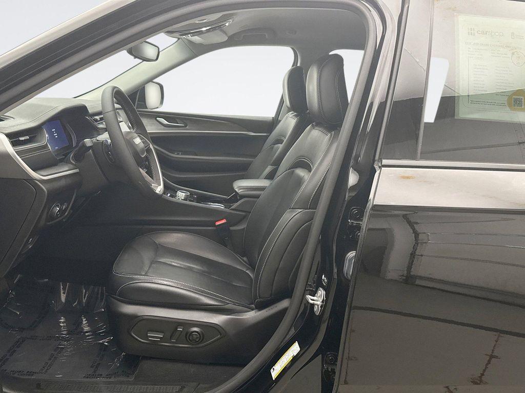 used 2023 Jeep Grand Cherokee car, priced at $33,399