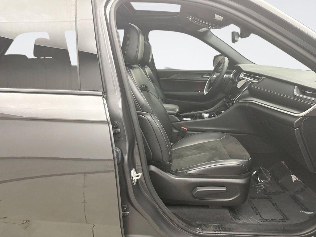 used 2023 Jeep Grand Cherokee car, priced at $32,599