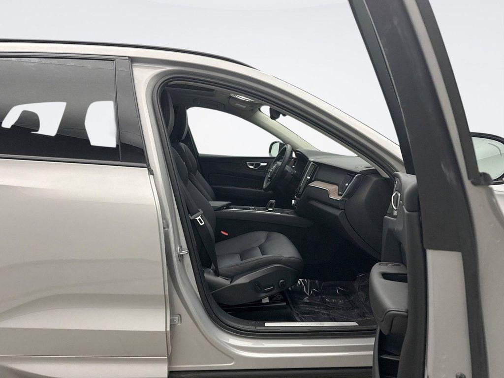 used 2023 Volvo XC60 car, priced at $32,999