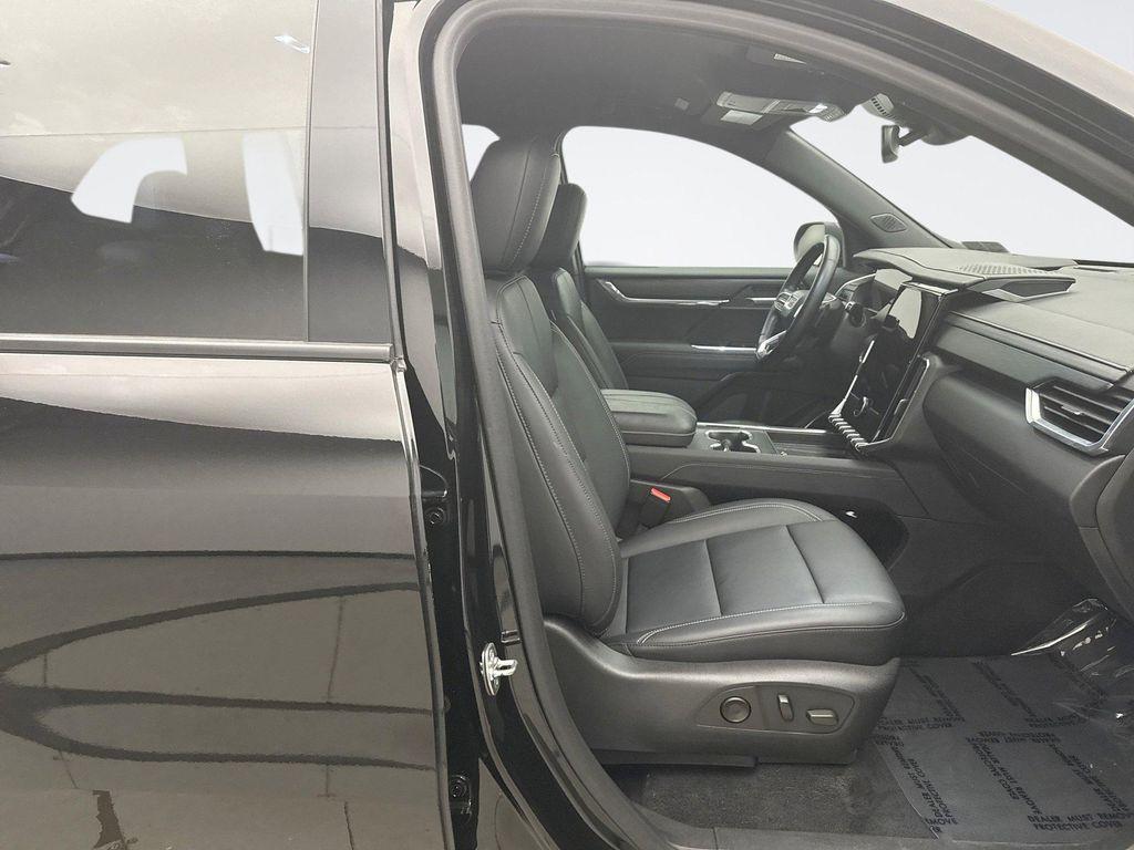 used 2024 GMC Acadia car, priced at $36,999