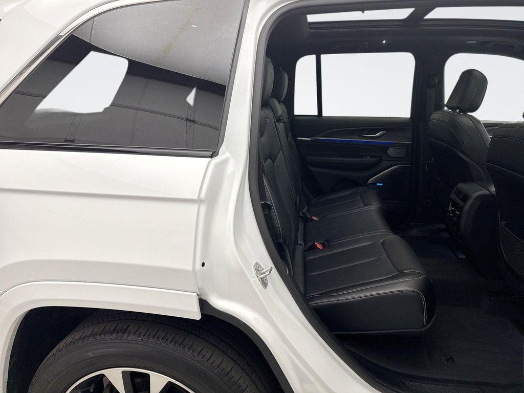 used 2022 Jeep Grand Cherokee car, priced at $29,996