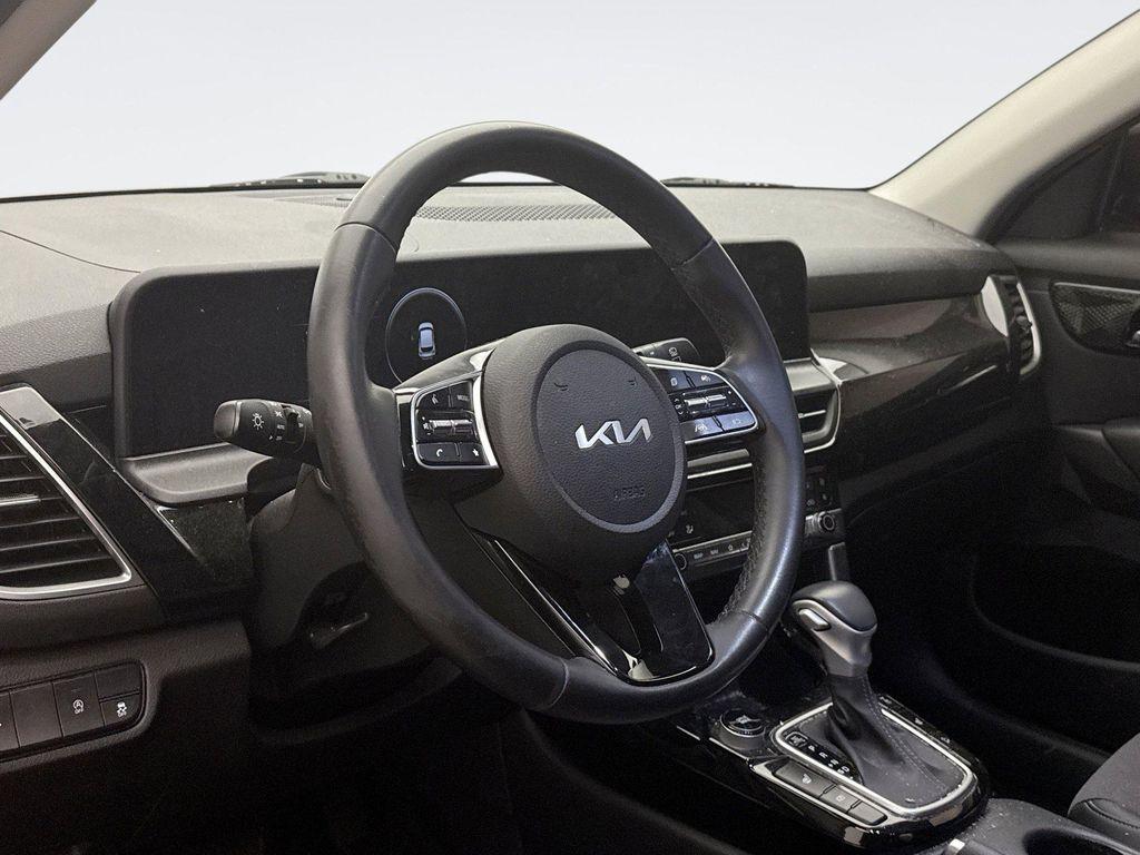 used 2024 Kia Seltos car, priced at $23,999