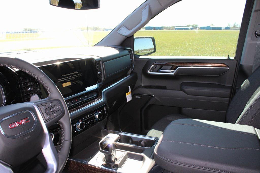 new 2025 GMC Sierra 1500 car, priced at $55,294