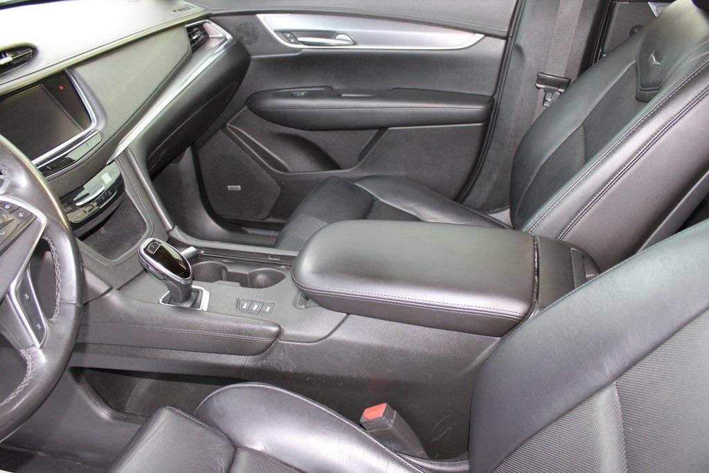 used 2017 Cadillac XT5 car, priced at $15,994