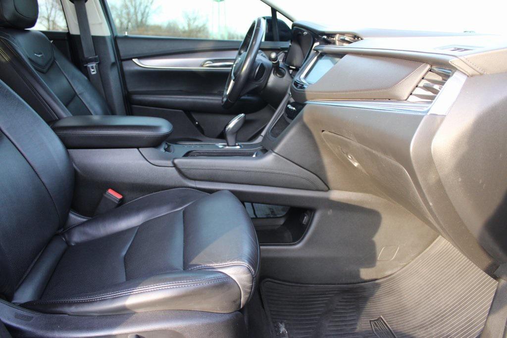 used 2017 Cadillac XT5 car, priced at $15,994