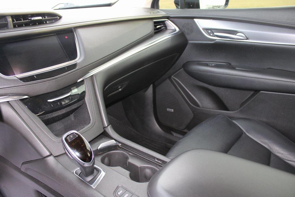 used 2017 Cadillac XT5 car, priced at $15,994