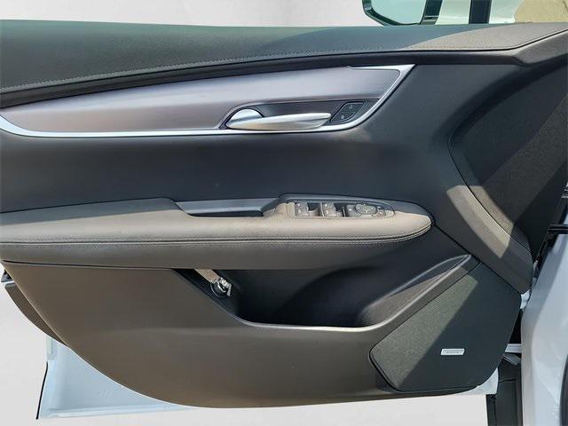 new 2024 Cadillac XT5 car, priced at $41,490