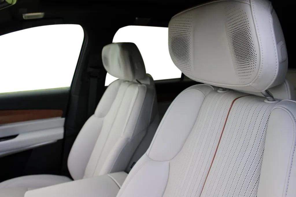 new 2026 Cadillac VISTIQ car, priced at $79,215