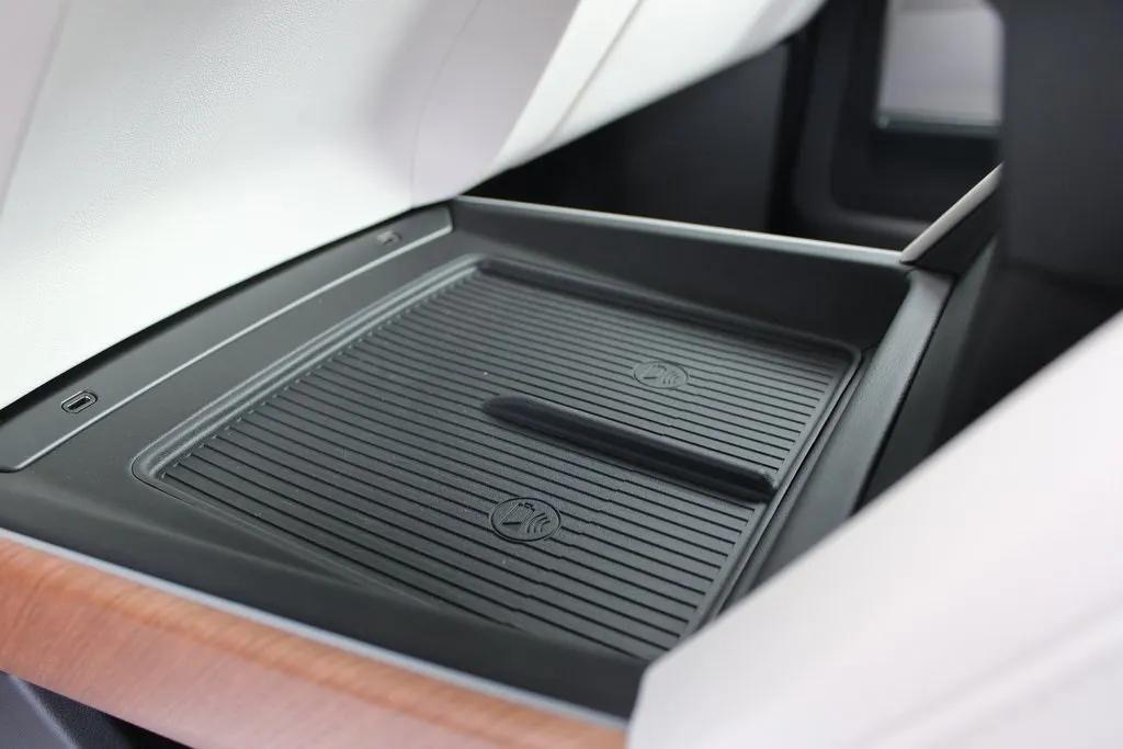 new 2026 Cadillac VISTIQ car, priced at $79,215